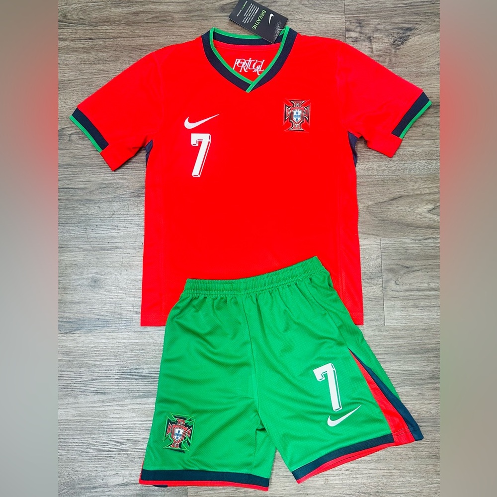 Nike Kids Cristiano Ronaldo Red & Green Soccer Jersey Set - Picture 2 of 5